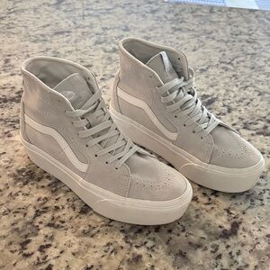Vans High-Top Sk8 Hi Platform Sneakers Light Gray & White Mens Size 7 Womens 8.5